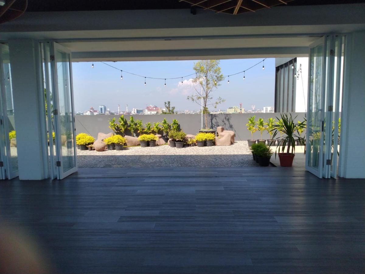 Kampioen Bed & Breakfast Bandung Exterior foto